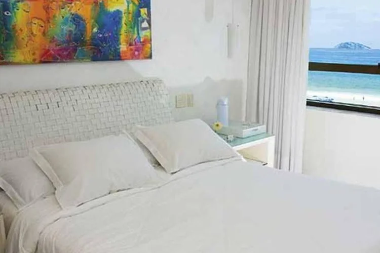 Uma boa opção para quem não tem um espaço muito grande é colocação de espelhos, que dão impressão de um ambiente mais longo