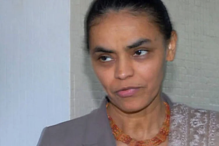 Marina afirmou ainda que o País não precisa de alguém que seja contra totalmente o projeto de governo atual e nem que seja complacente com o mesmo (.)
