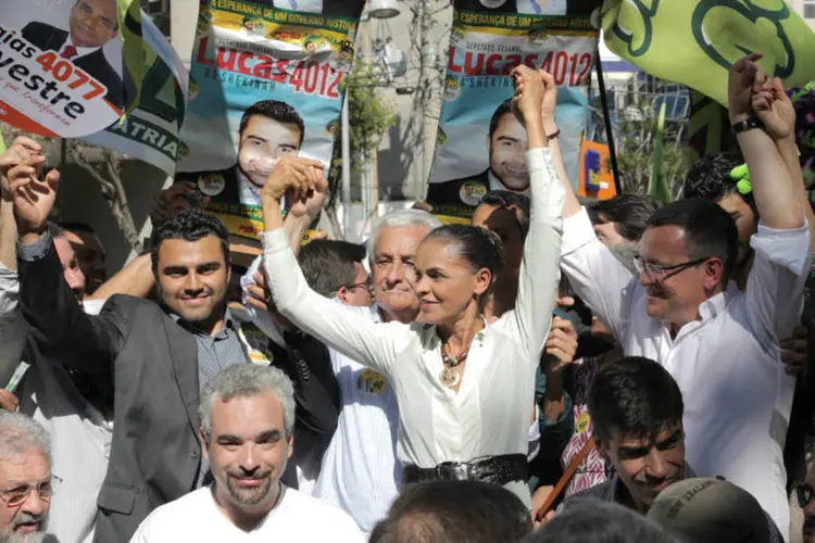 
	Marina Silva participa de ato p&uacute;blico na pra&ccedil;a Tiradentes, em Betim
 (Leo Cabral/MSILVA Online)