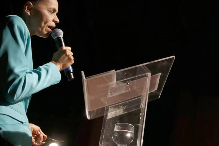 
	Marina Silva: &quot;n&atilde;o permitiremos que se fa&ccedil;am com os bancos p&uacute;blicos o que fizeram com a Petrobras&quot;, declarou
 (Sergio Moraes/Reuters)