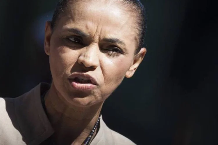 Candidata do PSB à Presidência, Marina Silva, discursa durante uma visita à Fundação Unibes, em São Paulo (Bruno Santos/Reuters)
