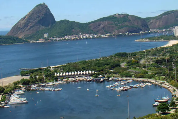 
	Rio de Janeiro: Rio tamb&eacute;m sofre com um d&eacute;ficit de 860 mil &aacute;rvores, com arboriza&ccedil;&atilde;o deficiente ou criticamente deficiente em 93% dos bairros, acrescentou secret&aacute;rio (Rodrigo Soldon/Wikimedia Commons)
