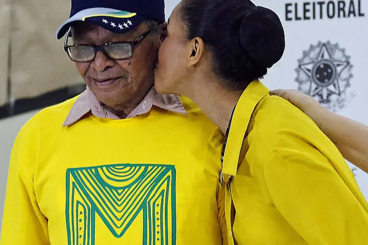 
	Marina Silva (PSB) e seu pai vota em Rio Branco, no Acre
 (Reuters)