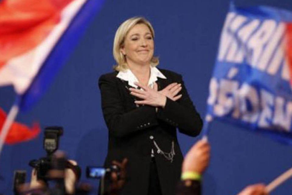 Le Pen: desistência de Hollande responde a fracasso de governo