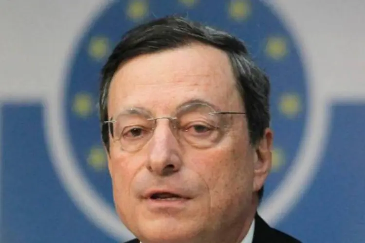 
	Mario Draghi, presidente do Banco Central Europeu, anunciou nesta semana a recompra ilimitada de t&iacute;tulos p&uacute;blicos
 (Alex Domanski/Reuters)