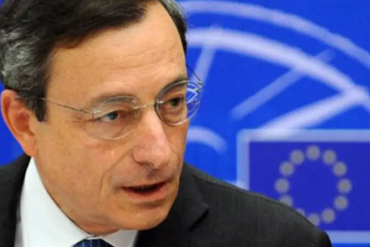 
	Mario Draghi: o BCE tamb&eacute;m manteve sua taxa de dep&oacute;stio em 0% e a taxa de empr&eacute;stimo em 1%
 (John Thys/AFP)