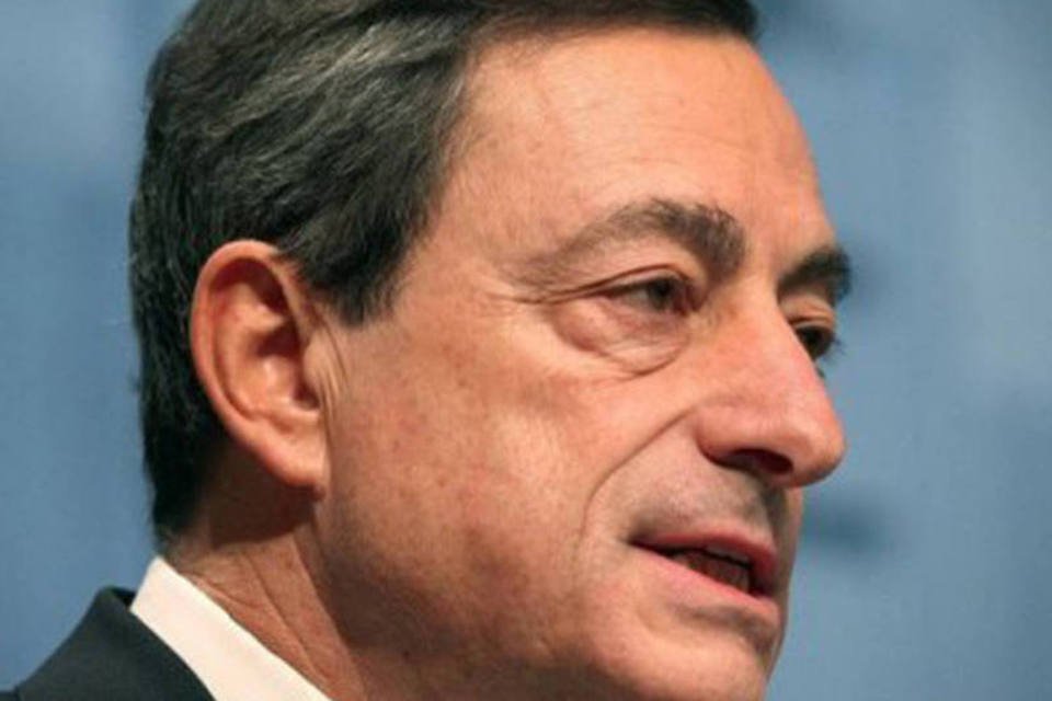 Draghi alerta que BCE não vai alterar seu papel para atacar crise