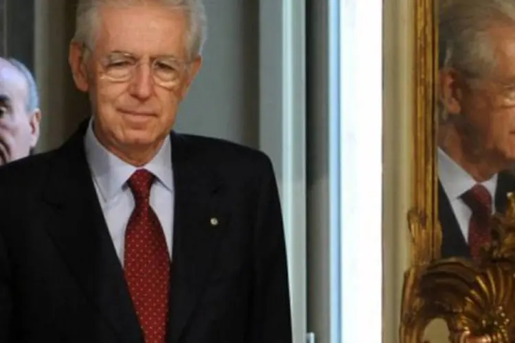 Monti se reuniu na semana passada com a chanceler alemã, Angela Merkel, que destacou seu "grande respeito pela velocidade a qual foram implementadas reformas" na Itália (AFP)