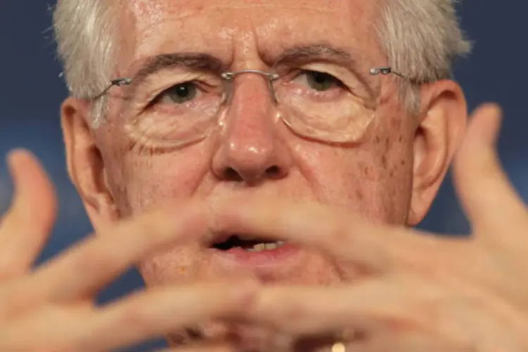 
	&nbsp;

	Primeiro-ministro Mario Monti: &quot;A pol&iacute;tica &eacute;, acima de tudo, uma quest&atilde;o cultural, ou seja, tentar dar dire&ccedil;&atilde;o &agrave;s ideias do povo&quot;, disse
 (Eric Gaillard/Reuters)