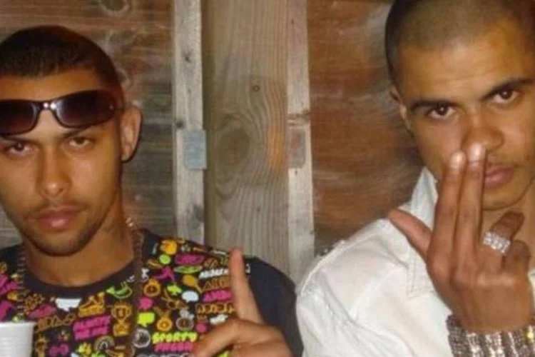 Mark Duggan (direita) foi morto pela polícia de Londres e o caso provocou uma onda de violência em diversas cidades (Reprodução/Gonetoosoon)
