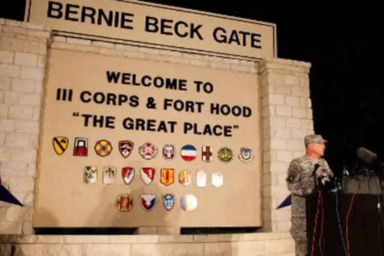 O general Mark Milley, comandante no Fort Hood: "Parece que houve uma discussão com outros soldados" (AFP)