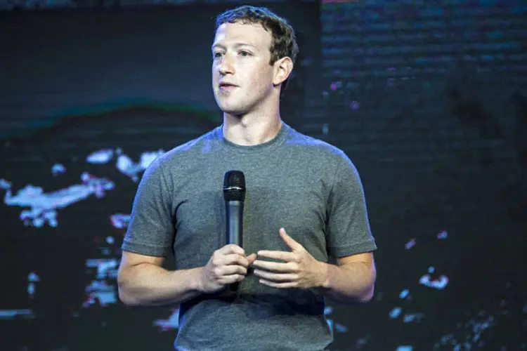 
	Mark Zuckerberg: CEO do Facebook disse que esperava aprender com as perguntas das pessoas
 (Udit Kulshrestha/Bloomberg)