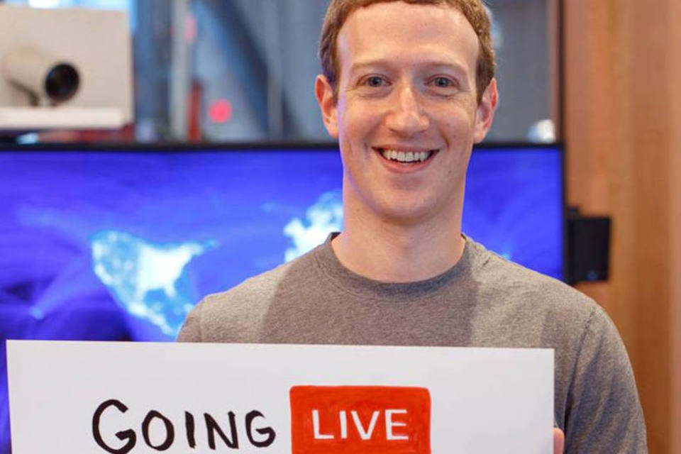 Zuckerberg transmite bate-papo ao vivo com astronautas