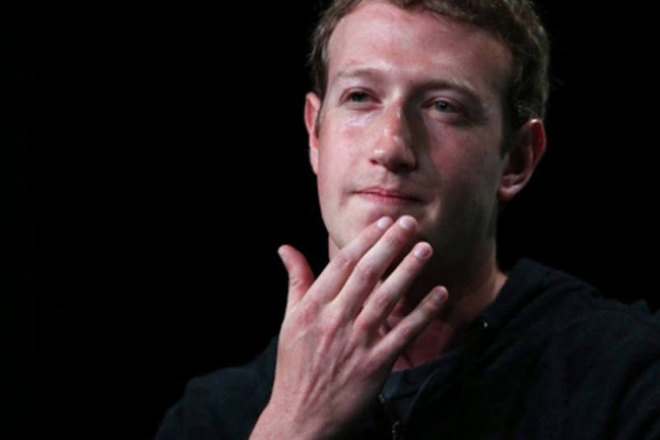 
	Mark Zuckerberg, CEO do Facebook, abandonou plano com sat&eacute;lites LEO por conta dos elevados custos
 (Justin Sullivan/Getty Images)
