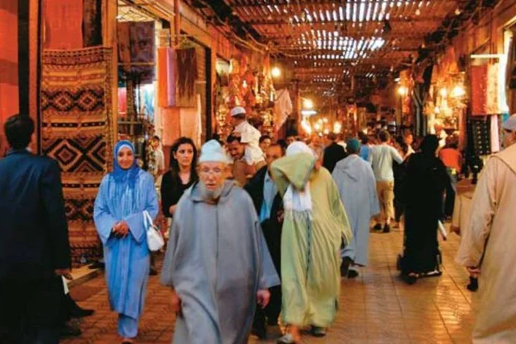 Marrakesh, no Marrocos: Em 2009, a polícia marroquina recebeu ordens para impedir uma ação de romper publicamente esse jejum em frente uma estação de trem (Henri Tabarant/AFP Photo)