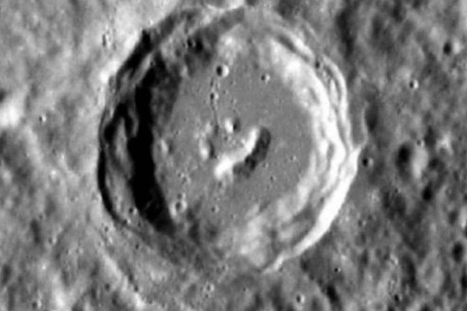 Sonda fotografa carinha feliz em Mercúrio