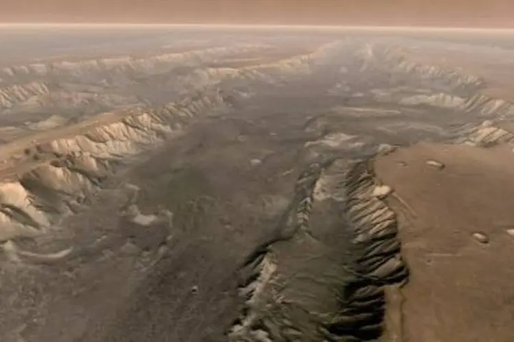 Indícios da superfície marciana sugerem que Marte teve, em seu passado distante, uma atmosfera líquida densa (.)