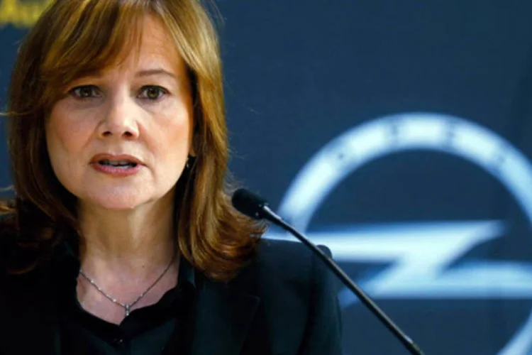 
	Mary Barra, CEO da GM: &quot;sinto muito por todas as perdas de vidas que ocorreram&quot;, disse em um encontro com jornalistas
 (Ralph Orlowski/Bloomberg)