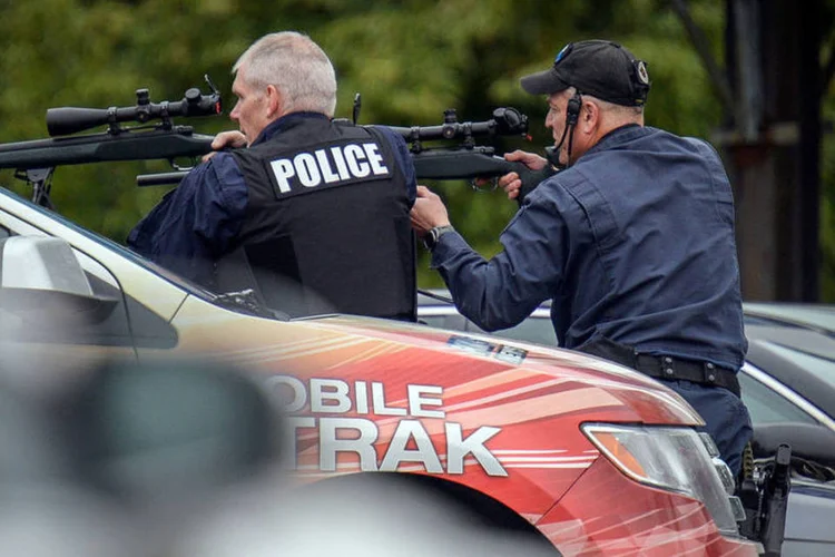 
	Pol&iacute;cia: o agente afirmou que seus negociadores falaram com Mateen e que, enquanto tiveram estas conversas, ele parecia &quot;tranquilo&quot; e n&atilde;o aconteceram disparos
 (Bryan Woolston / Reuters)