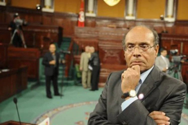Marzouk durante reunião da assembleia constituinte (Fethi Belaid/AFP)