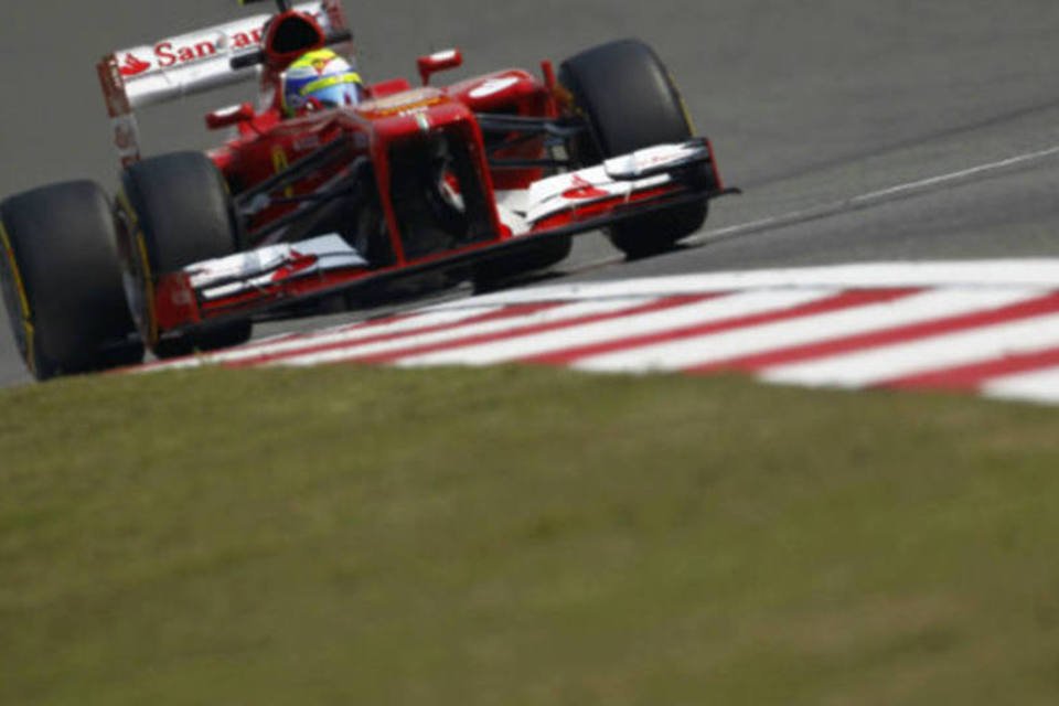 O piloto da Ferrari Felipe Massa em treino da Fórmula 1 na China (Carlos Barria/Reuters)