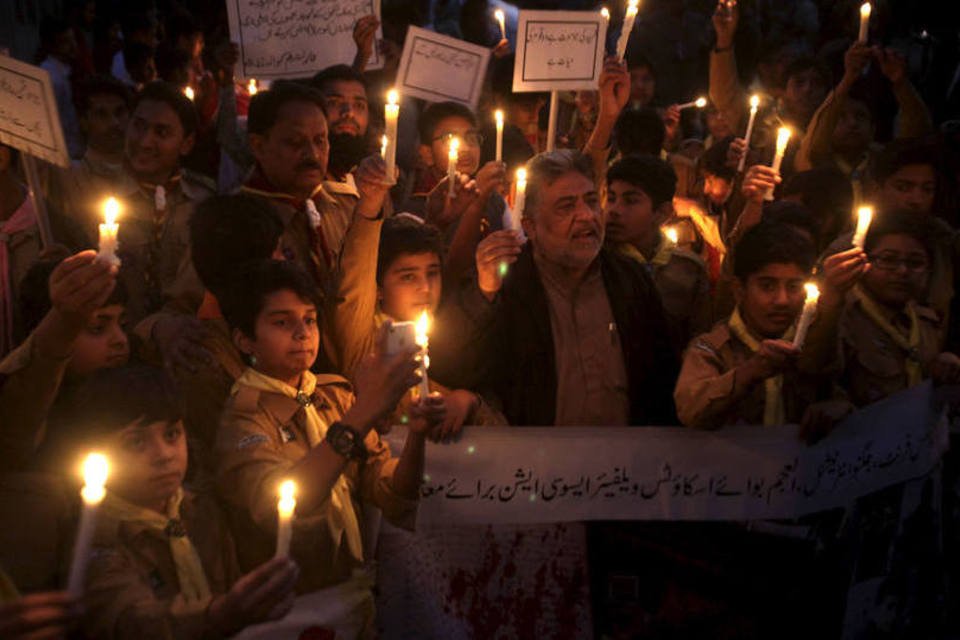 Paquistão lembra massacre em escola militar de Peshawar