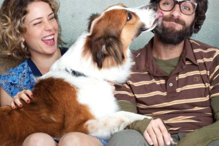 
	Cena de &ldquo;Mato Sem Cachorro&rdquo;: filme &eacute; estrelado por Bruno Gagliasso e Leandra Leal
 (Divulgação)