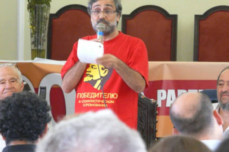 
	Mauro Iasi, candidato do PCB: na declara&ccedil;&atilde;o de bens, o candidato diz que seus bens somam R$ 204.348,57
 (Divulgação / PCB)