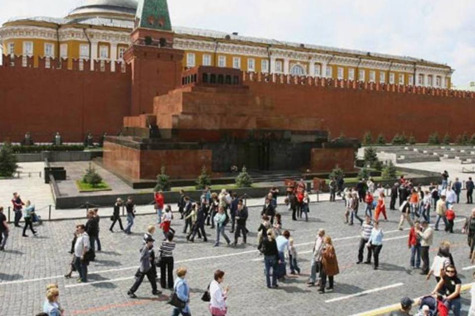 Partido do Kremlin abre votação na internet para enterrar Lenin