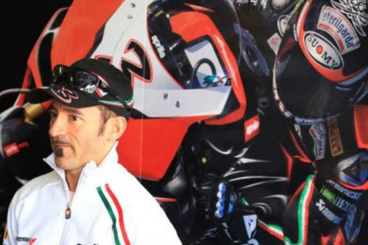 
	O piloto italiano Max Biaggi: o italiano ganhou o Mundial do Superbike deste ano e conquistou quatro vezes o Mundial de motovelocidade
 (Radek Mica/AFP)