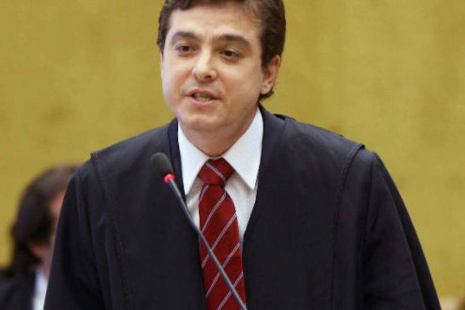 De Pessoa a Chico Buarque: os mais citados no Mensalão