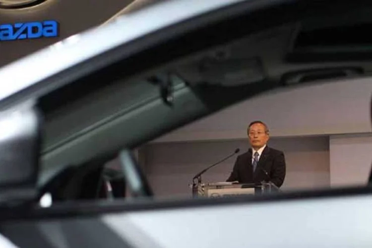 
	O presidente-executivo da Mazda, Takashi Yamanouchi: Entre o novo lote de ve&iacute;culos Mazda com airbags defeituosos, 465.000 foram vendidos nos Estados Unidos
 (Spencer Platt/GETTY IMAGES)