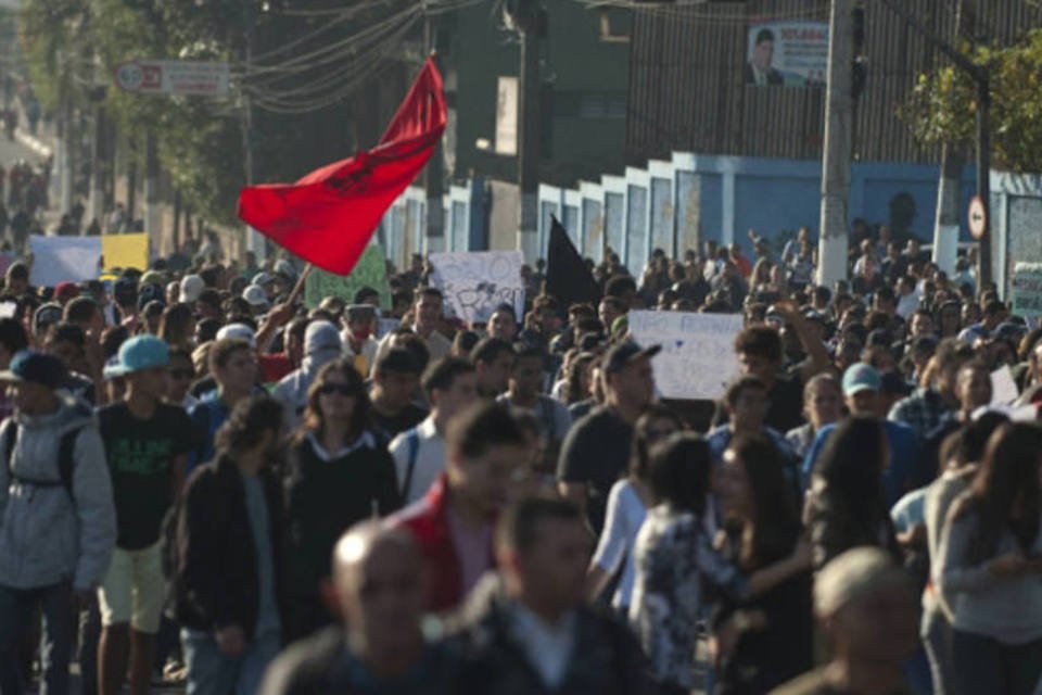 Manifestantes deixam a frente de subprefeitura em SP