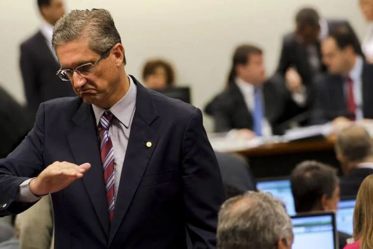 
	Deputado Rog&eacute;rio Rosso: ap&oacute;s a leitura do relat&oacute;rio na sess&atilde;o de ontem, j&aacute; s&atilde;o 130 parlamentares inscritos para falar
 (Marcelo Camargo/ Agência Brasil)