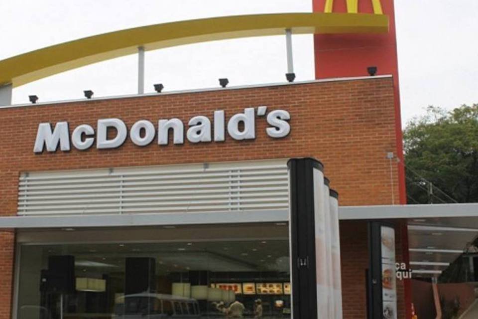 McDonald's (MCDC34F) registra queda de 46% no lucro do 2T22