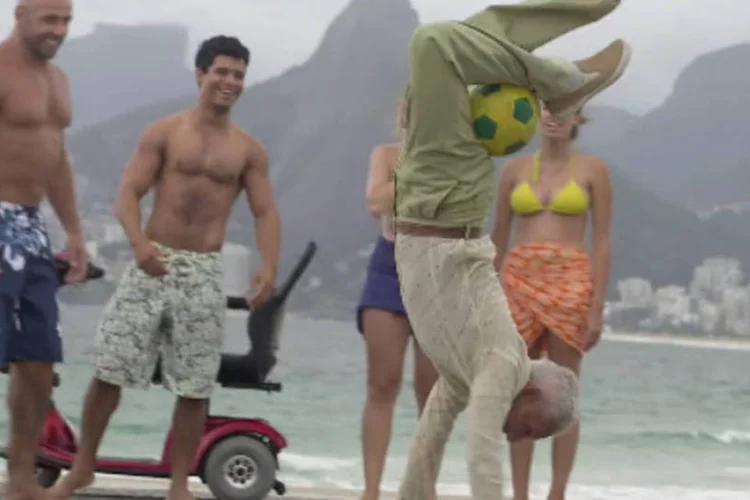 McDonald’s exalta habilidade com bola em filme: rede é patrocinadora da Copa (Reprodução/YouTube/mcdonaldscorp)