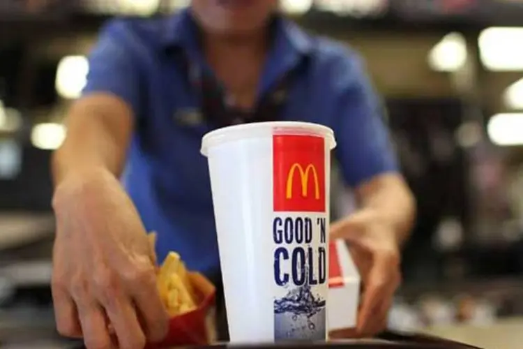 
	McDonald&#39;s: objetivo &eacute; incentivar internautas a oferecerem copo de refrigerante aos amigos
 (Justin Sullivan/Getty Images)