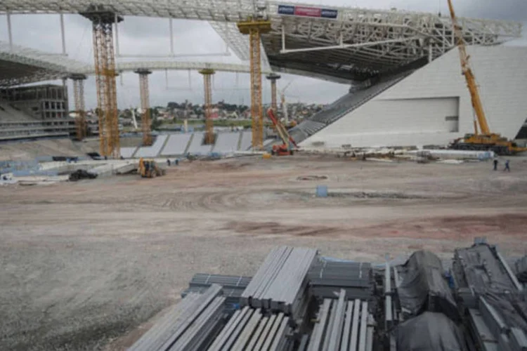 
	Obras do est&aacute;dio do Corinthians: a nova reda&ccedil;&atilde;o dada pela MP define que, nas licita&ccedil;&otilde;es de obras e servi&ccedil;os dentro do regime diferenciado, poder&aacute; ser utilizada a contrata&ccedil;&atilde;o integrada
 (Marcelo Camargo/Agência Brasil)