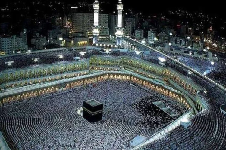 A maior mesquita do mundo, Masjid al-Haram, em Meca (Omid/Wikimedia Commons)