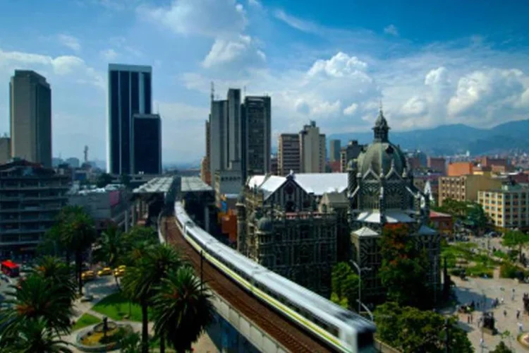 
	Cidade de Medell&iacute;n, na Col&ocirc;mbia: &quot;N&atilde;o pretendemos ter a f&oacute;rmula para criar cidades para a vida. Medell&iacute;n n&atilde;o tem as solu&ccedil;&otilde;es, mas co-criando todos vamos constru&iacute;-las&quot;
 (Getty Images)