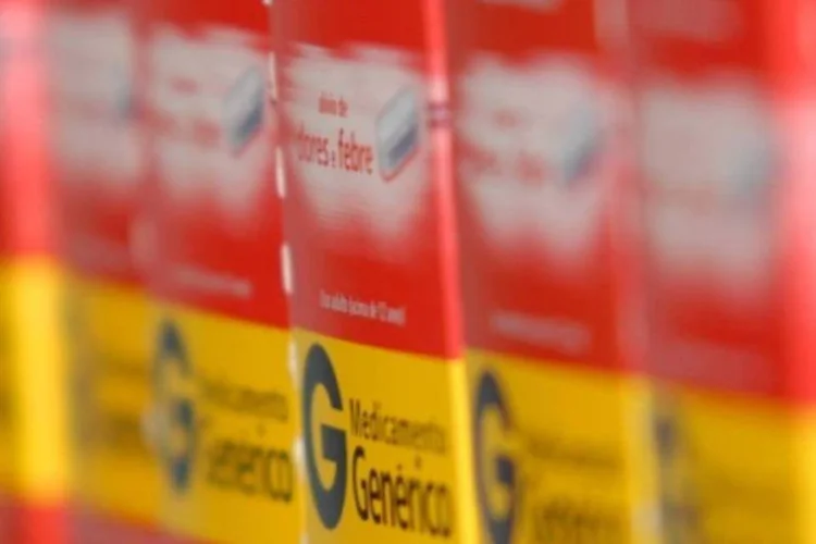 O genérico deve ser, pelo menos, 35% mais barato que o remédio de marca (.)