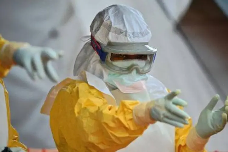 
	Ebola: em 8 de fevereiro, Serra Leoa tinha 74 novos casos confirmados
 (Carl de Souza/AFP)