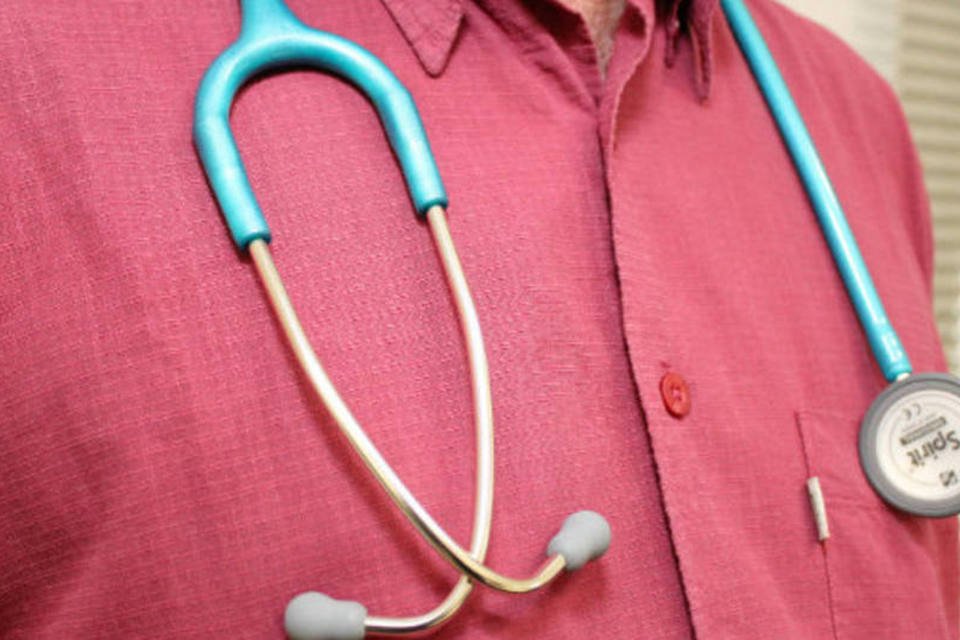 Médicos são indiciados por falsidade ideológica