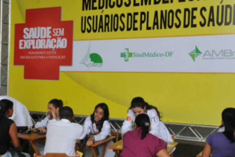 O movimento faz parte do Dia Nacional de Advertência aos Planos de Saúde, com atividades programadas em todo o país (Valter Campanato/ABr)