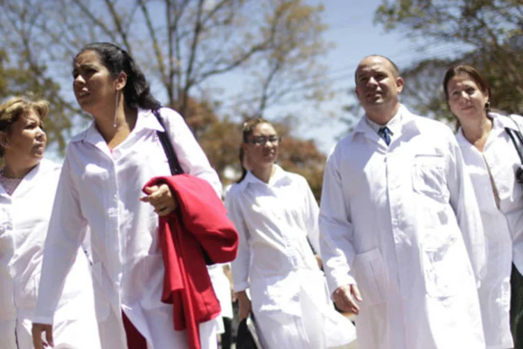 Imagem de arquivo do programa Mais Médicos: Inicialmente, estão abertas vagas para os médicos brasileiros com inscrição no Conselho Regional de Medicina (CRM) ou com diploma revalidado no país (Ueslei Marcelino/Reuters)