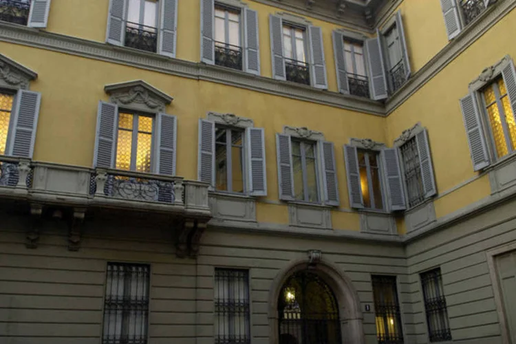 Mediobanca: banco disse que o lucro de 2013-14 chegou em 465 milhões de euros (Bloomberg)
