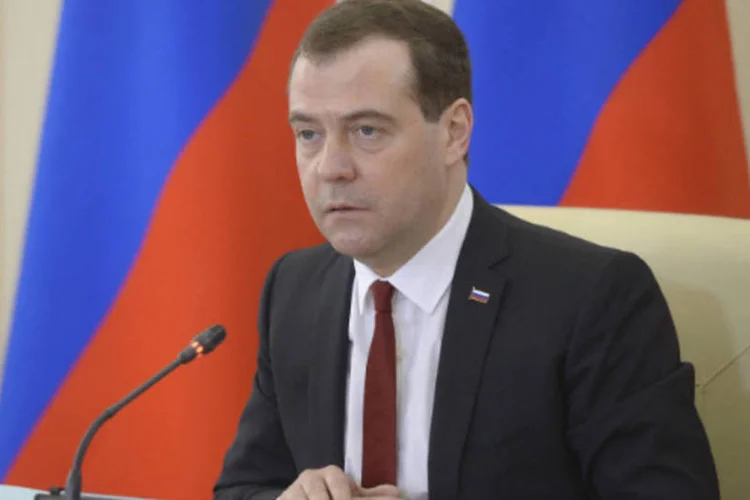 
	Dmitri Medvedev: &quot;Agora aos Estados da UE, Austr&aacute;lia, Canad&aacute;, Noruega e EUA, dos quais foi proibido importar alguns produtos agr&iacute;colas, se somam Alb&acirc;nia, Montenegro, Liechtenstein e, com condi&ccedil;&otilde;es especiais, Ucr&acirc;nia&quot;
 (RIA Novosti/Alexander Astafyev/Pool/Reuters)