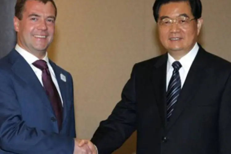 O presidente da Rússia, Dmitri Medvedev, e seu equivalente chinês, Hu Jintao (Dmitry Astakhov/AFP)