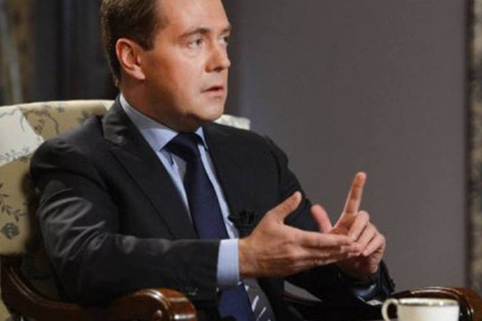 Crise na UE constitui ameaça para Rússia, afirma Medvedev