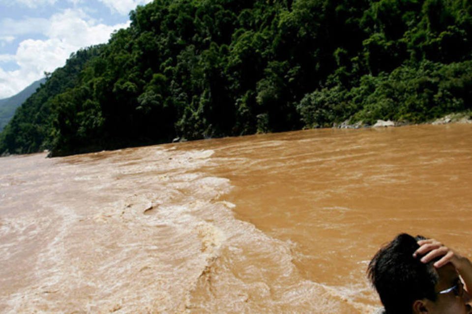 Enchentes no Vietnã deixam ao menos 78 mortos